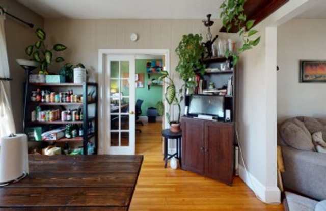 Spacious 5BR Single-Family Home Near Boston College with Outdoor Space Gallery 1