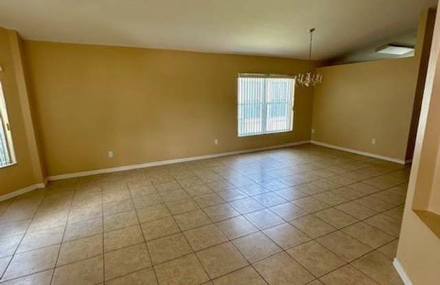4/2 in HUNTERS CREEK! Available October 9, 2026! Gallery 4