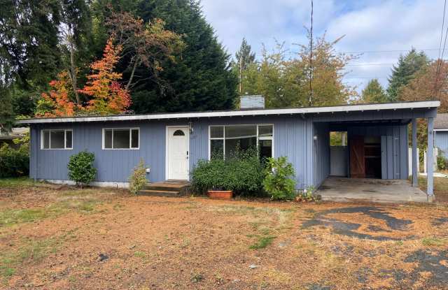 Des Moines Rambler w/ Large yard photos photos