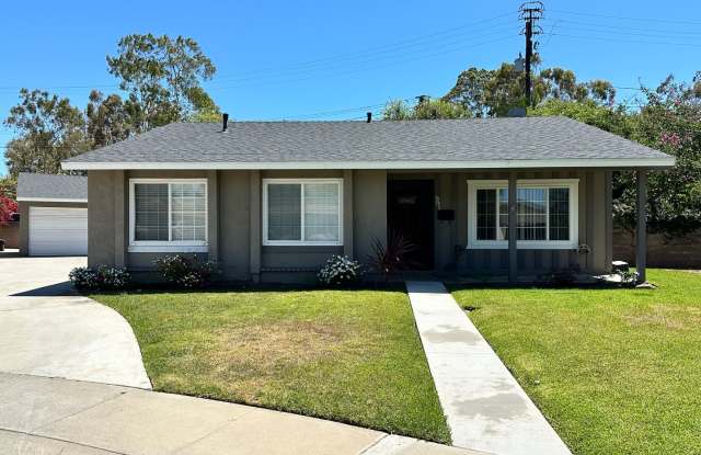 Costa Mesa Upgraded 4 bed 2 bath House in Prime location Gallery 1