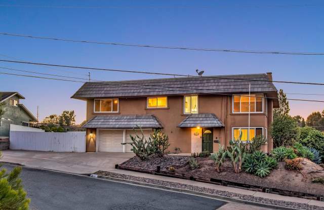 4 Bedrooms, 3 Bathroom, Two Story Home With Pool Gallery 1