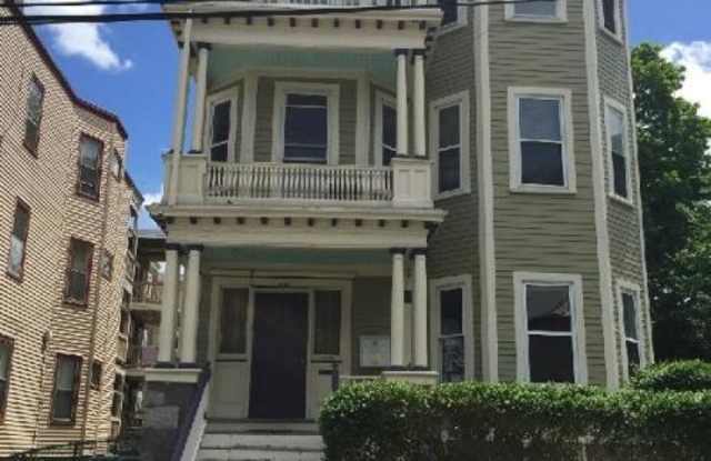 222 Washington Gallery 4