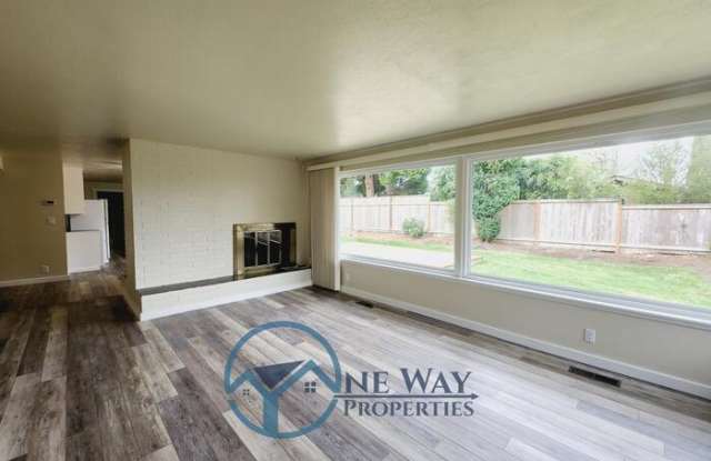 4624 Grandview Drive West Gallery 2