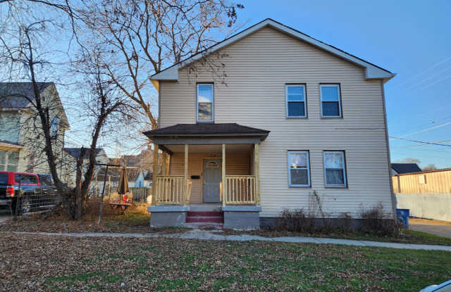 3 bedroom/2 bath home - 714 27th Street, Rock Island, IL 61201