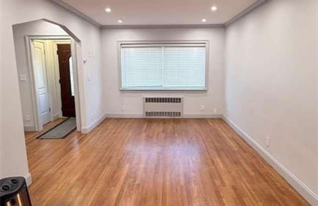 65-43 Alderton Street Gallery 4