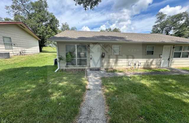 $799 RENT $799 Deposit/ 2 bd / 1 ba Grandview Duplex - 6206 E 153rd St #A, Grandview, MO 64030 photos photos
