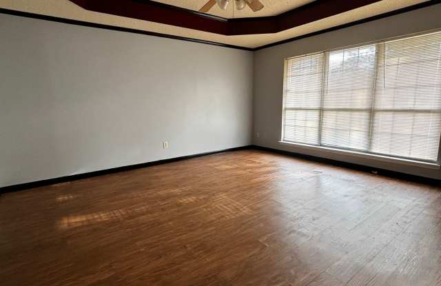 112 Wayfair Lane Gallery 3