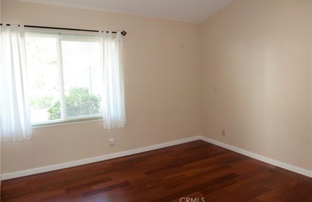 6917 Hedgewood Drive Gallery 3