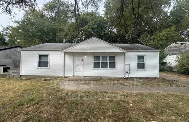 9733 Dennis Drive, photos photos