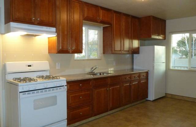 419 Central Ct Gallery 2