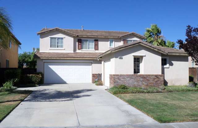 Great 4 BR + BONUS Room off Calle Del Oso Oro photos photos
