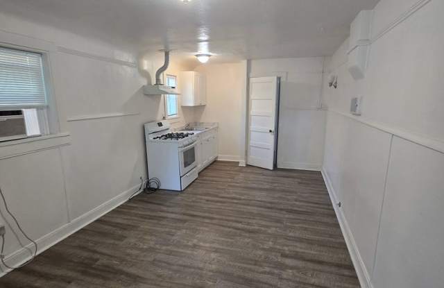 Downtown Studio Apartment - $200.00 off Move In Special photos photos