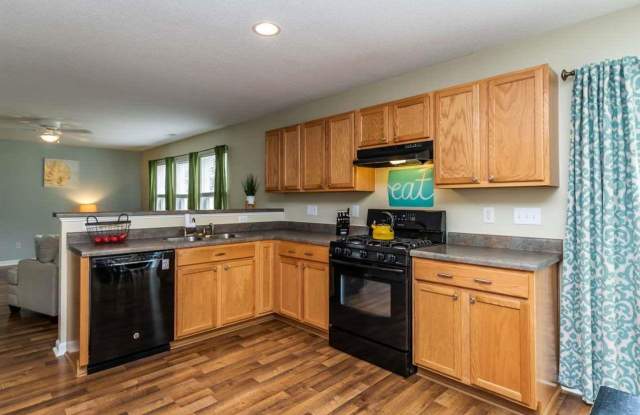 Room in 3 Bedroom Home at Spindlewood Ct Gallery 4