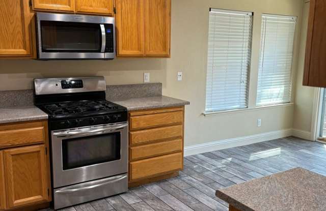 3 B/R 1 BA house on Corner Lot in Marysville  1 year lease (COMING SOON) Gallery 4