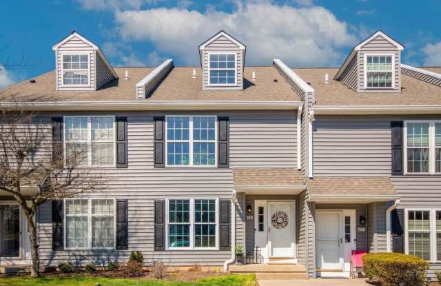 4 Bedroom 2 Bath Townhome in Exton Station photos photos