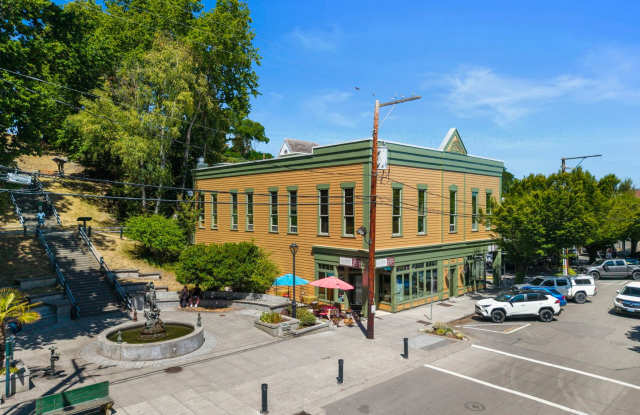 Charming Studio Condo For Rent Downtown Port Townsend – Walk to Shops  Waterfront! - 842 Washington Street, Port Townsend, WA 98368