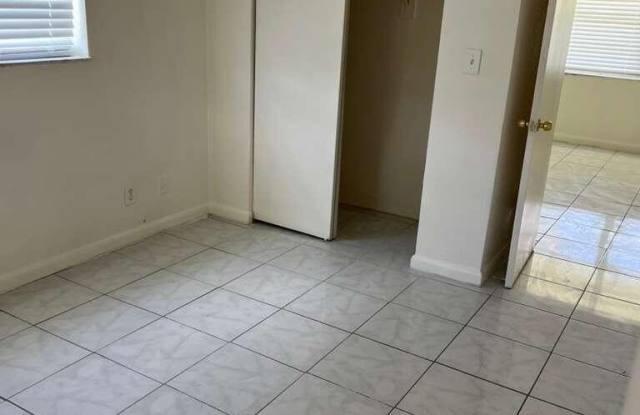 700 NW 3rd Avenue photos photos