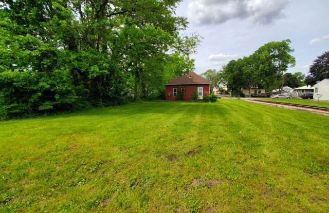 FOR RENT- 827 Newton St- Fully Remodeled- Pets ok with conditions! Gallery 4