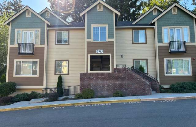 Well Appointed Marymoor Ridge Condominium - 5985 185th Court Northeast, Redmond, WA 98052