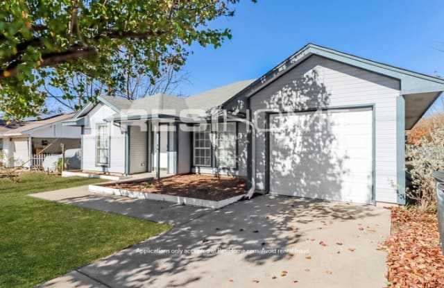 1014 Spell Avenue photos photos