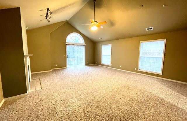 28426 CARLTON WAY Drive Gallery 3