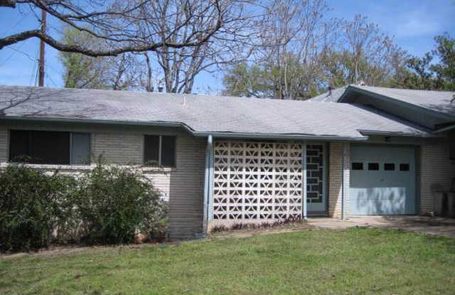 2 Bed/1bath Duplex w/ Garage - 78704 photos photos