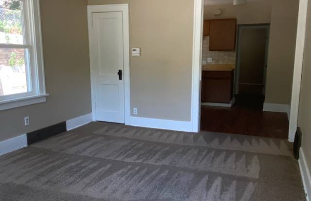 915 29th St - 915 29th Street, Sioux City, IA 51104