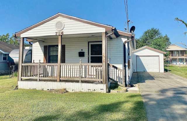 714 Santee - 714 Santee St, Port Neches, TX 77651