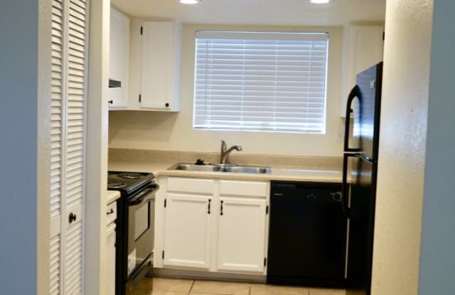 3045 E Grandview Rd. Phoenix, AZ - B - 3045 East Grandview Road, Phoenix, AZ 85032