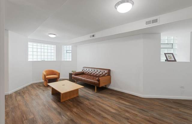 1944 S Springfield Avenue Gallery 4