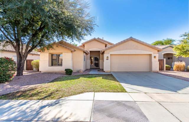 3 bed, 2 bath home in Mesa with sparking pool! photos photos