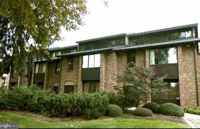 311 MAPLE AVE W #C photos photos