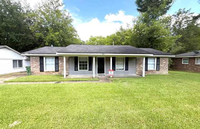 ** 3 Bed 2 Bath Located in McGehee-Allendale ** Call (334) 366-9198 to schedule a self tour photos photos