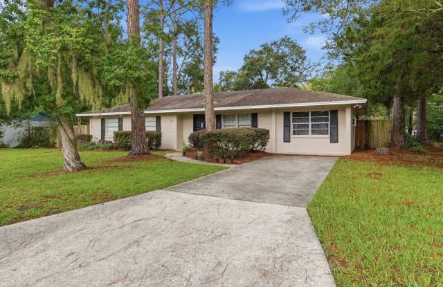 Nice home on corner lot in Northwood photos photos Nice home on corner lot in Northwood photos photos