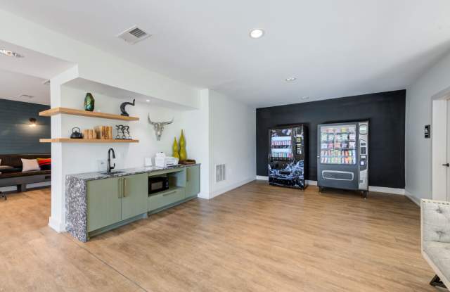 Dakota Gallery 3