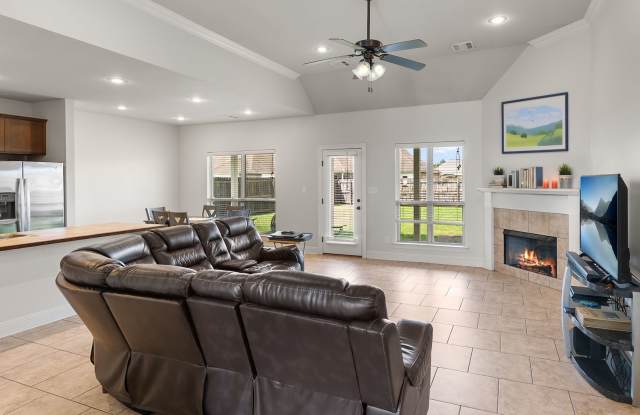 Charming 3BR/2BA Home in the Heart of Prairieville! Gallery 4