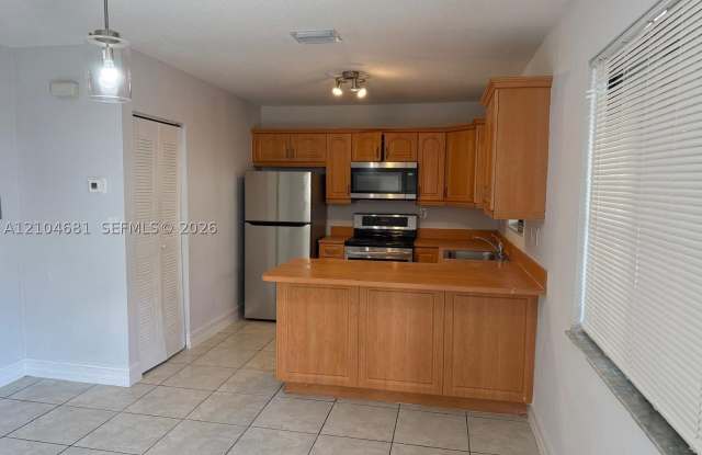 3715 NW 23rd Ct Gallery 3