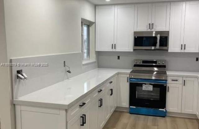 106 E 8th Street Rear, Hialeah, FL 33010 photos photos
