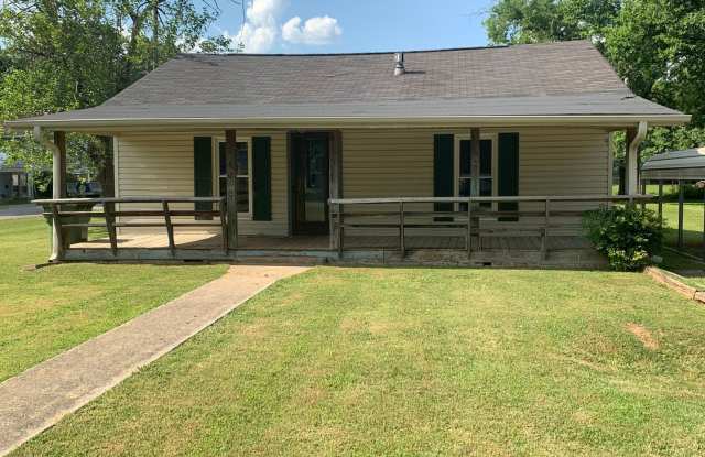 A quaint three bedroom one bath single family house in Five Points photos photos