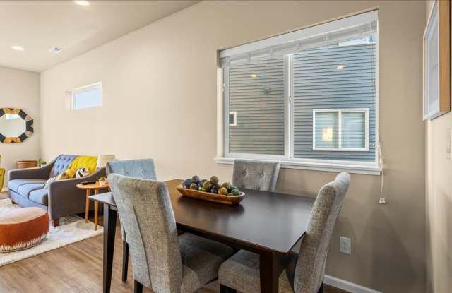 Summerland Twinhomes on Harvey Drive Gallery 4