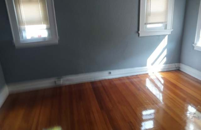 29 Claremont Ave Gallery 4