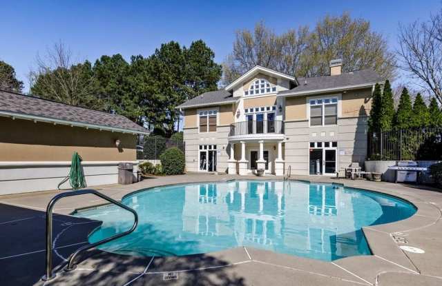 Amazing condo located in heart of Buckhead! - 2700 Pine Tree Road Northeast, Atlanta, GA 30324
