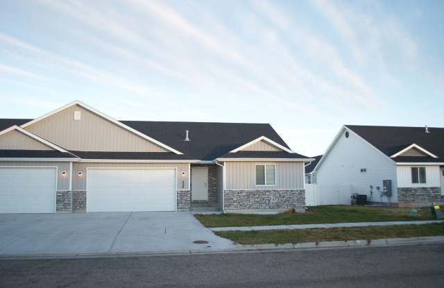 Beautiful 5 Bed, 3.5 Bath Home in Rigby, Idaho! - 424 Franklin Street, Rigby, ID 83442