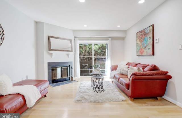 6921 VICTORIA DRIVE - 6921 Victoria Drive, Franconia, VA 22310