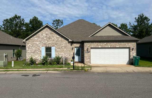 Nice 3 Bed 2 Bath House! Available Now! photos photos