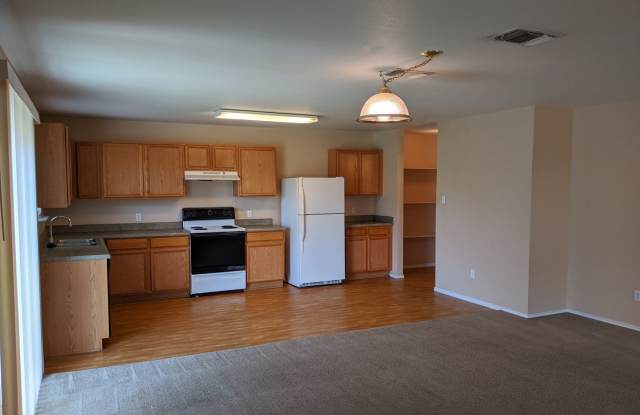 MOVE IN SPECIAL! photos photos