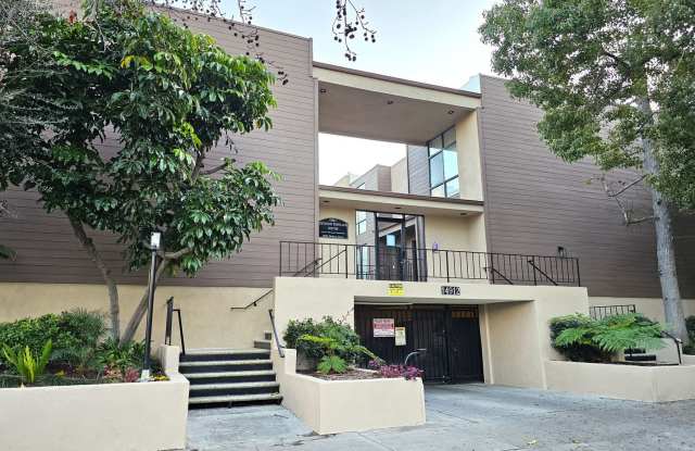 Luxurious 3 Bdr, 2.5 Bath Townhome in the Heart of Prime Sherman Oaks, South of Blvd - 14912 Dickens Street, Los Angeles, CA 91403