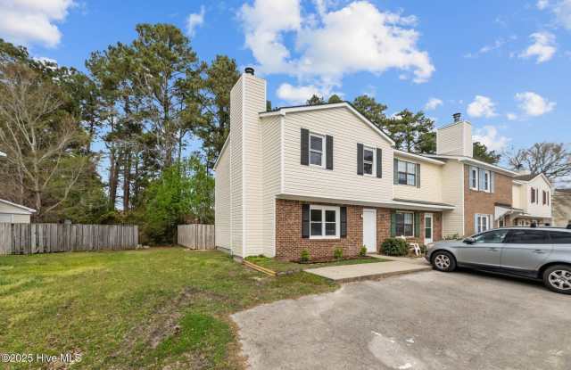 21 Donnell Avenue - 21 Donnell Avenue, Havelock, NC 28532