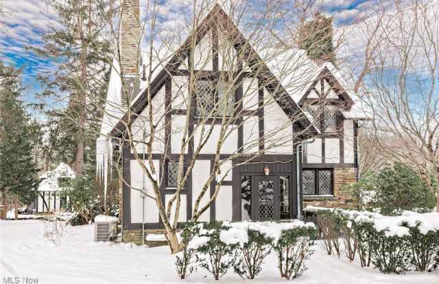 7020 S Woodland Road photos photos