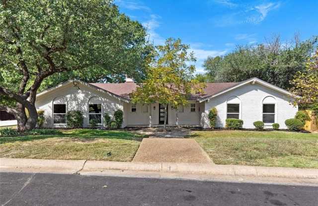 320 Arapaho W photos photos